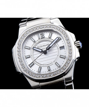 파텍필립 여성용 노틸러스-15 쿼츠 70081A-011